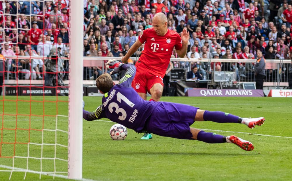 Sfarsitul unei ere la Bayern Munchen! Imagini SENZATIONALE pe Allianz Arena cu Ribery si Robben! Ce mesaje au afisat fanii!_15