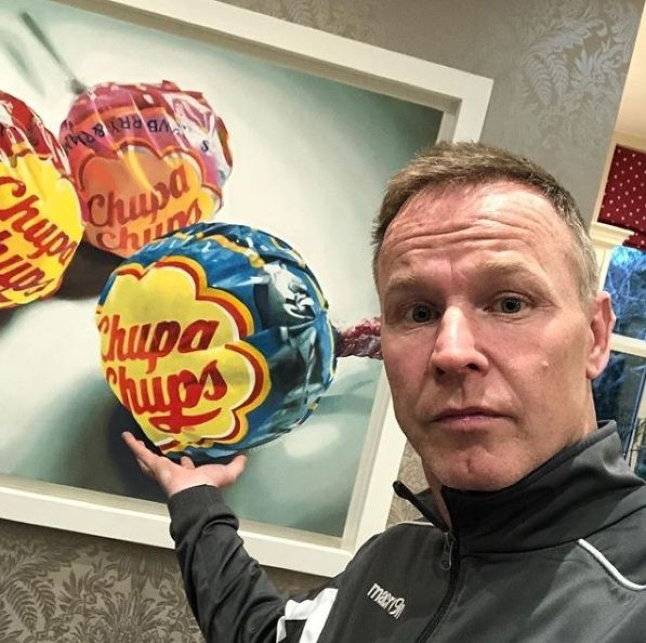 Povestea fotbalistului englez care a devenit pictor, dupa ce a jucat in Premier League! Cum a ajuns de pe teren in galeriile de arta_10