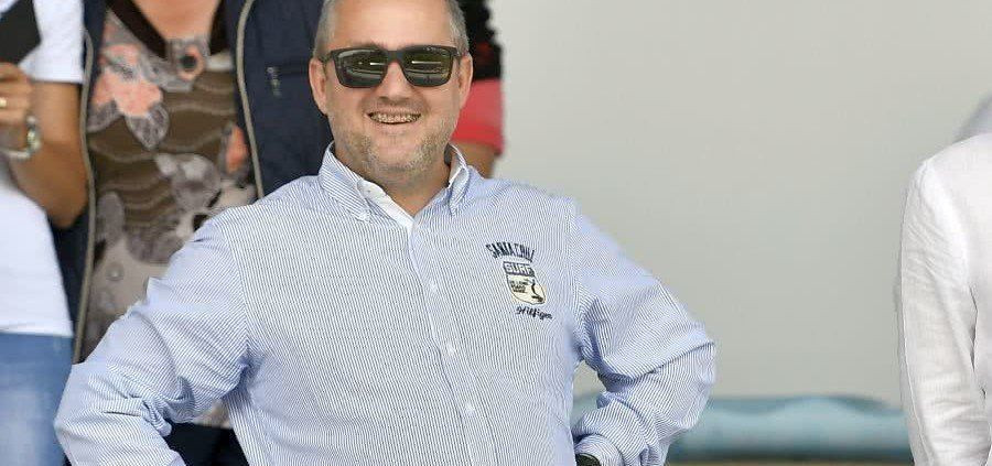 Hahalerele care fac regula. S-a ales praful de educatie! Atac fara precedent IN DIRECT! Mihai Rotaru si jucatorii Craiovei au fost tintele!