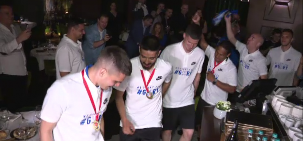 FINALA CUPEI ROMANIEI | IMAGINI FABULOASE de la petrecerea celor de la Viitorul! Ianis si coechipierii au dansat pamporea cu trofeul in brate | VIDEO_3