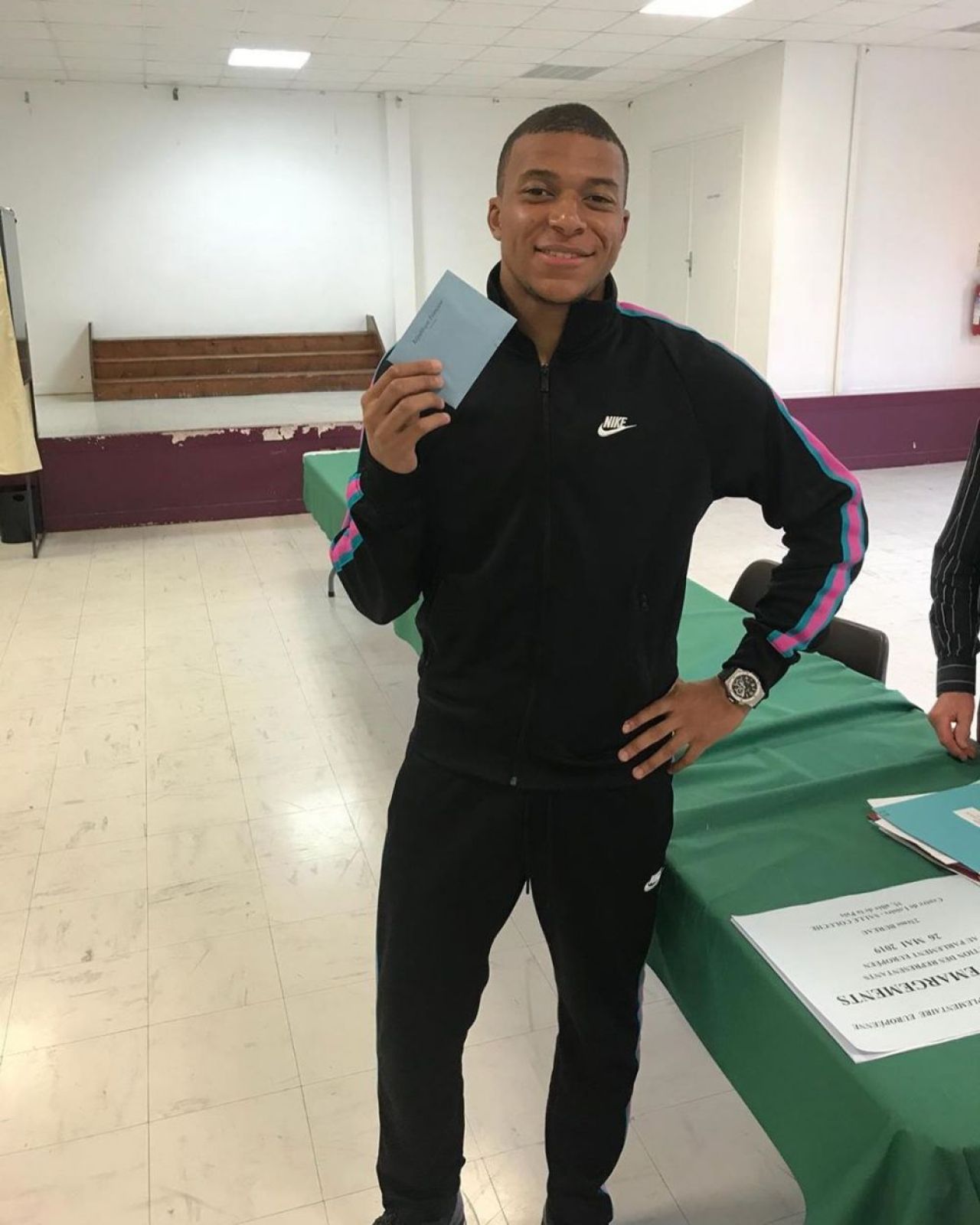 Rezultate alegeri europarlamentare 2019 | Kylian Mbappe, cetatean model: a mers la vot! Rezultat SOC in Franta!_1