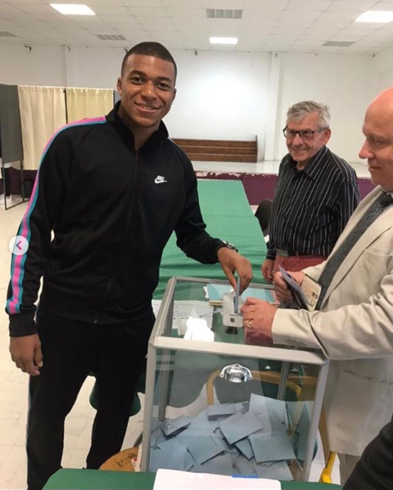 Rezultate alegeri europarlamentare 2019 | Kylian Mbappe, cetatean model: a mers la vot! Rezultat SOC in Franta!_2
