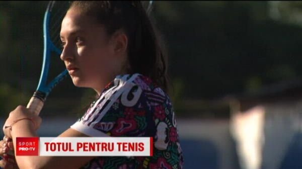 A jucat 2 ani cu Halep si la 14 ani a ajuns cea mai buna la varsta ei! Ioana si-a aruncat papusile si le-a inlocuit cu trofeele din tenis