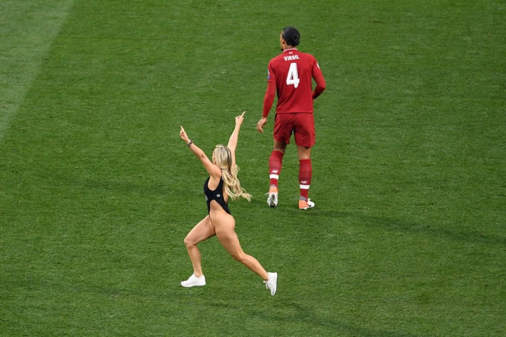 A trebuit sa vin deghizat! Cum s-a transformat iubitul lui Kinsey Wolanski, ca sa fie pe Wanda la finala UEFA Champions League! El are interdictie de 5 ani pe stadioane