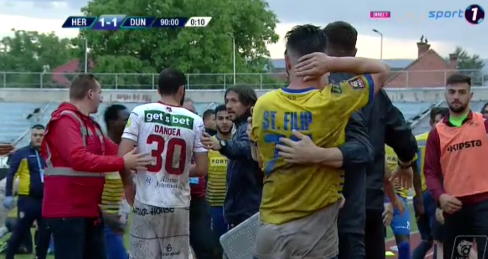 Scene incredibile dupa Hermannstadt - Dunarea Calarasi! Incaierare generala in minutele de prelungire: Miriuta i-a dat cu pumnul peste ceafa lui Steliano Filip_2