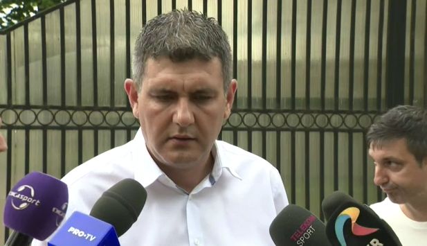 ULTIMA ORA | Renunta Neagoe la postul de antrenor? Scene halucinante la Saftica: suporterii au intrat in sala si au anulat conferinta! VIDEO_7