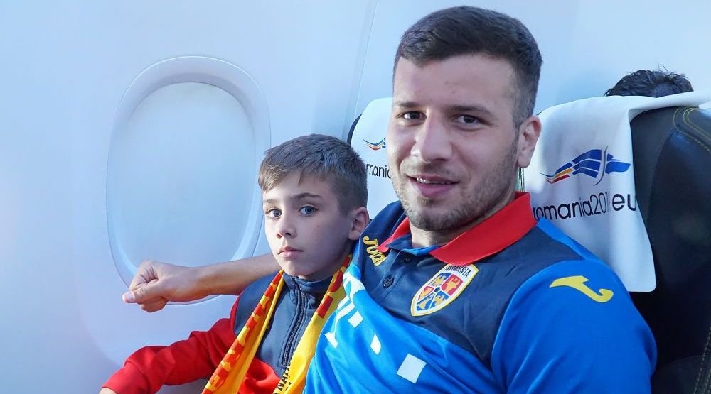 Au mers pentru prima oara cu avionul si au stat langa vedetele nationalei! Moment senzational pentru pustii care au castigat Cupa Satelor_4