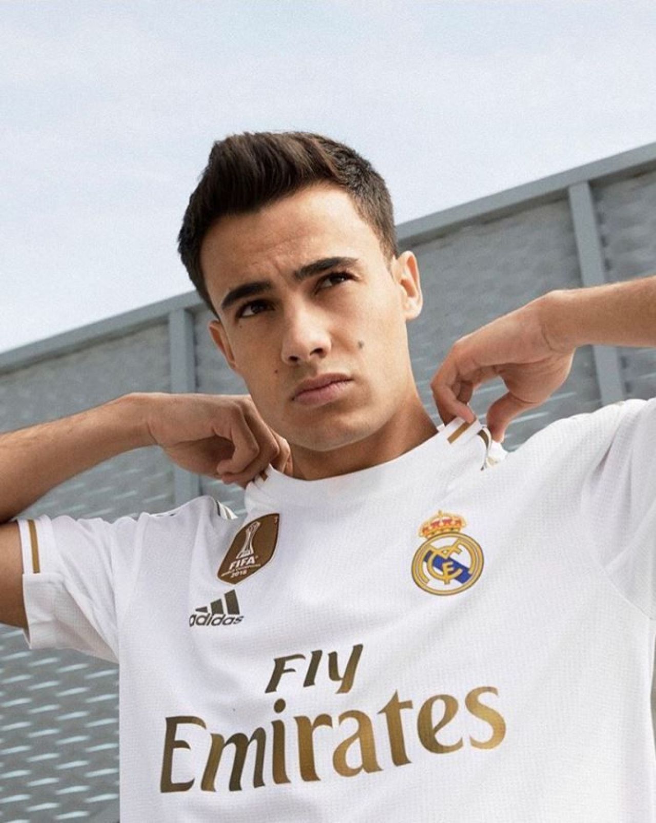 Real Madrid si-a prezentat noul echipament oficial!