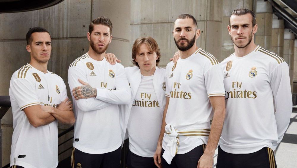 Real Madrid si-a prezentat noul echipament oficial!