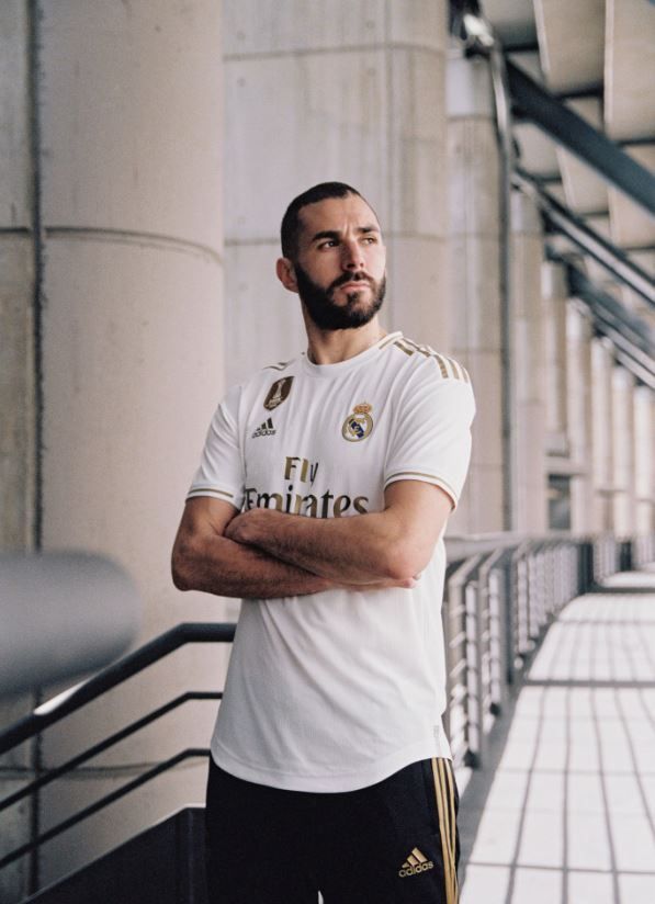 Real Madrid si-a prezentat noul echipament oficial!
