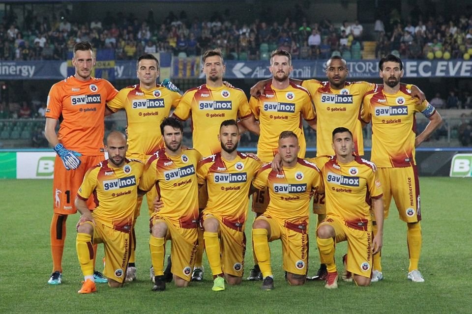 Cele doua echipe din Europa care au jucat fara fotbalisti straini. Una a promovat in La Liga, alta a fost la un meci de Serie A