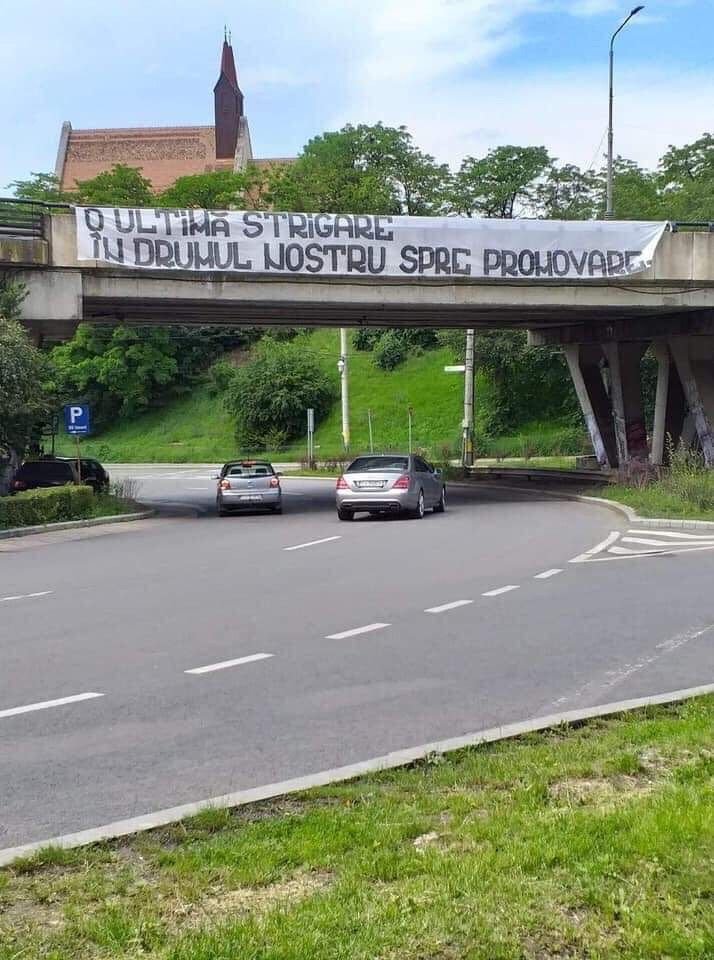 Meciul asteptat de toata lumea la Cluj! Fanii Universitatii au umplut orasul de bannere inaintea barajului cu Hermannstadt_5