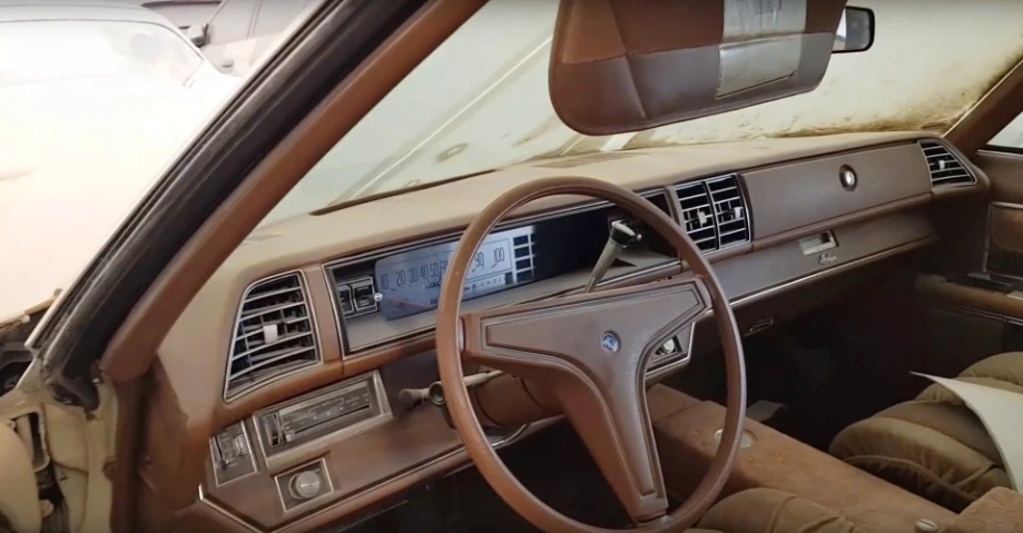 Imagini in premiera cu cimitirul auto din Dubai. Mii de bolizi de lux abandonati de seici. FOTO UIMITOR_11