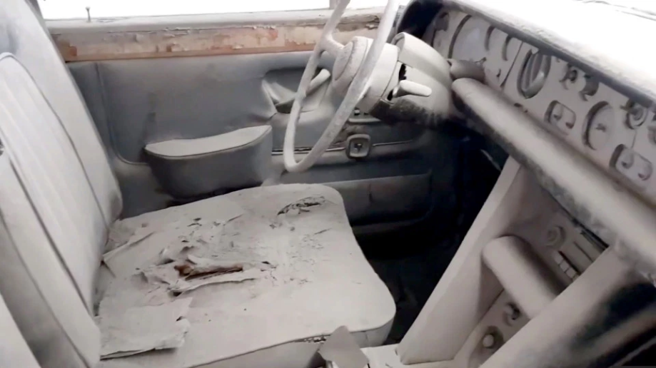 Imagini in premiera cu cimitirul auto din Dubai. Mii de bolizi de lux abandonati de seici. FOTO UIMITOR_14