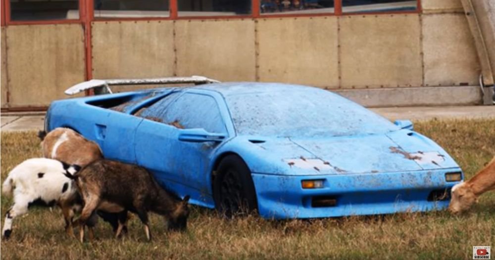 Imagini in premiera cu cimitirul auto din Dubai. Mii de bolizi de lux abandonati de seici. FOTO UIMITOR_38