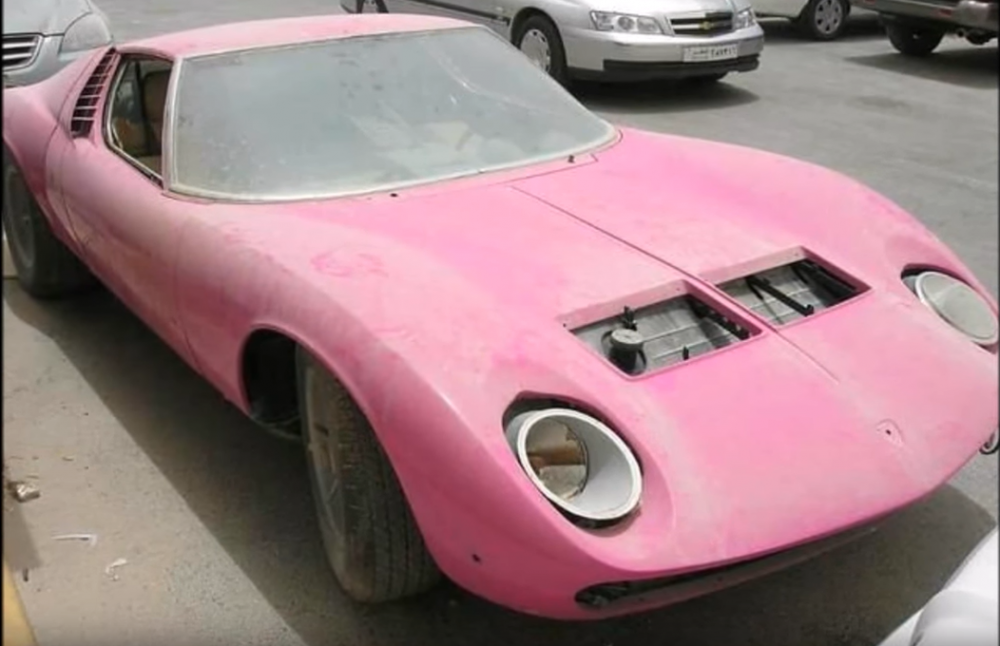 Imagini in premiera cu cimitirul auto din Dubai. Mii de bolizi de lux abandonati de seici. FOTO UIMITOR_41
