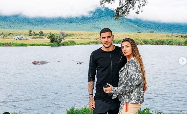 Salah a prins pestele cel mare, Benzema isi bronzeaza abdomenul. Cum isi petrec fotbalistii vacanta vara. FOTO_28