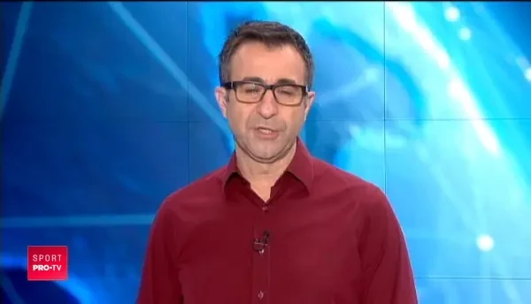 Moment GENIAL pentru campioanele de la gimnastica pe aeroport! Au colindat si s-au folosit de MEDALII in locul clopoteilor. VIDEO_16