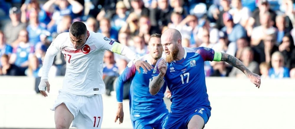 Moment bizar in preliminariile EURO 2020. Au crezut ca au egalat, dar mingea s-a dus pe langa. Reactia jucatorilor si a arbitrului