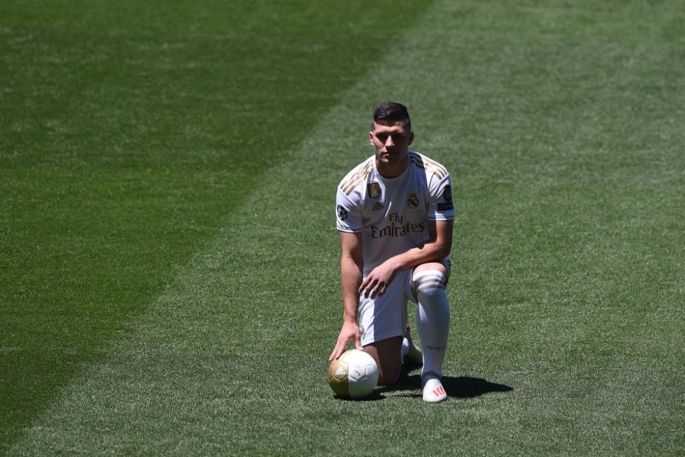Primele imagini cu Luka Jovic in tricoul Realului! Sarbul a fost prezentat OFICIAL! 