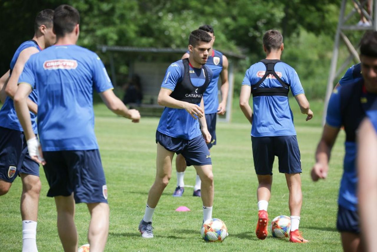 EURO U21 | Noi probleme de lot pentru Radoi: doi jucatori s-au antrenat separat! Imagini din Italia_2