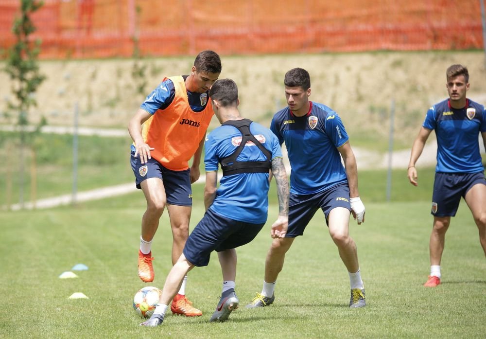 EURO U21 | Noi probleme de lot pentru Radoi: doi jucatori s-au antrenat separat! Imagini din Italia_11