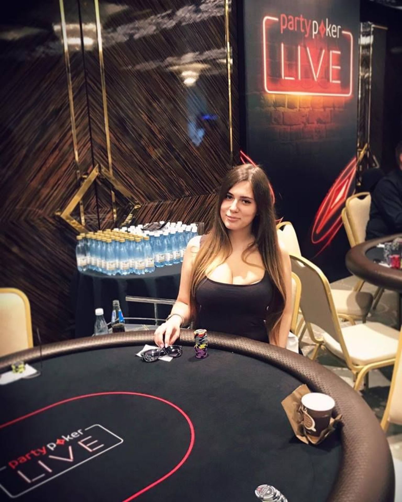 A murit cea mai sexy jucatoare de poker din Rusia! Cauzele suspecte in care s-a produs tragedia! Ce au transmis anchetatorii!_9