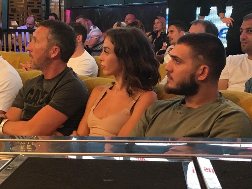 Teodora Stoica, aparitie de senzatie la gala SAS GYM Legendele Piramidei! A stat langa ring alaturi de iubitul ei si de MM Stoica_5