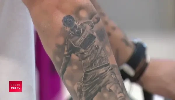 Si-a dat singur Like! Hanca si-a facut tatuaj cu... Hanca! :) "Ma simt excelent in Polonia, sunt pregatit pentru echipa nationala!"