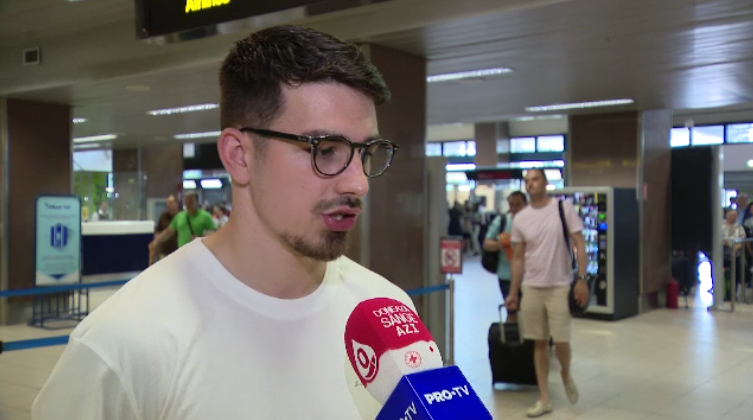 Si-a dat singur Like! Hanca si-a facut tatuaj cu... Hanca! :) 