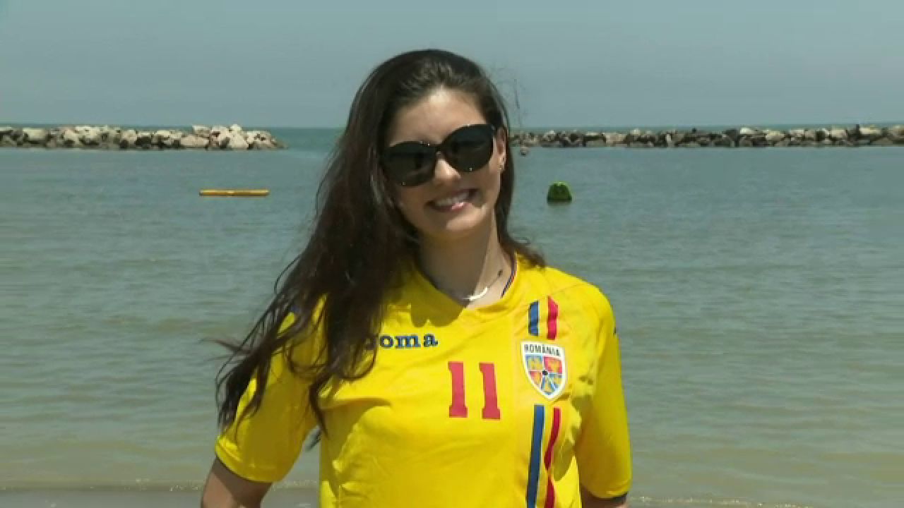 ROMANIA U21: Iubita Miss a venit sa-l sustina pe Adi Petre la EURO! Ce surpriza i-a pregatit tanara. FOTO_6