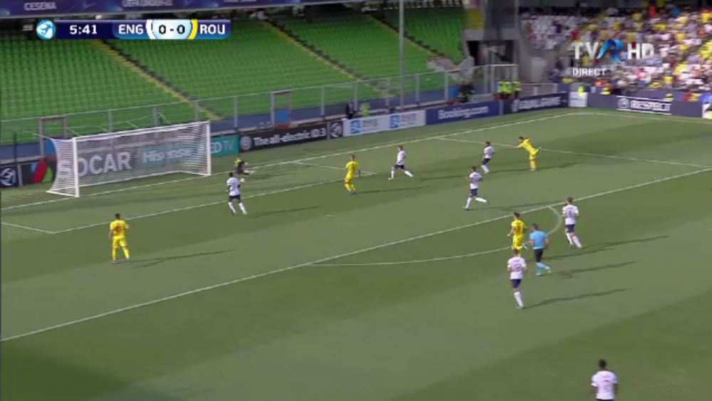 INCREDIBIIIIL!!!! Ivan, doua ocazii URIASE pentru Romania in mai putin de un minut!!! A dat in bara din cativa metri