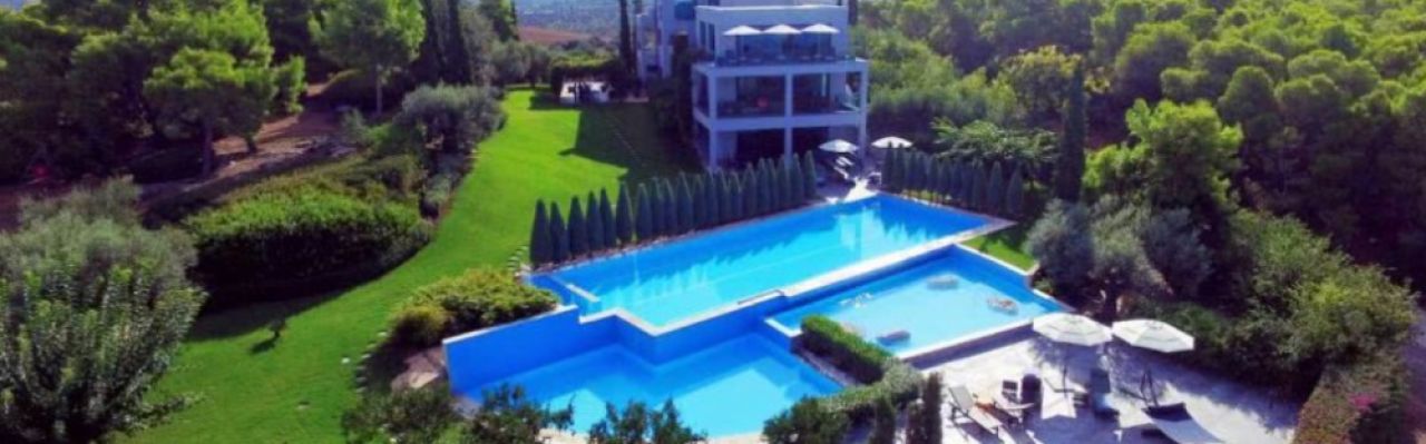 Bacsisul incredibil lasat de Cristiano Ronaldo hotelului la care a stat in Grecia. Cazarea l-a costat 8.000 euro pe noapte!_3