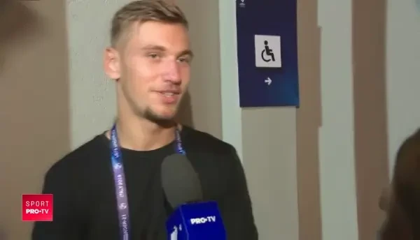 Generatia noastra s-a saturat de povestile Generatiei de Aur, scoate ea oamenii in strada! Accidentat, Denis Dragus si-a sustinut colegii din tribune