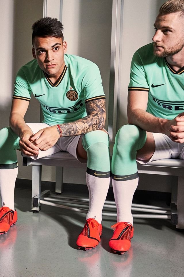 Galerie FOTO | O echipa de Champions League si-a prezentat astazi noul echipament_4