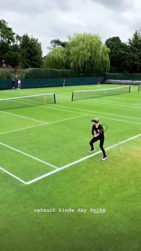 Eugenie Bouchard socheaza din nou: "Nu ti-e cald?" Echipamentul cu care a surprins pe toata lumea la Wimbledon. FOTO
