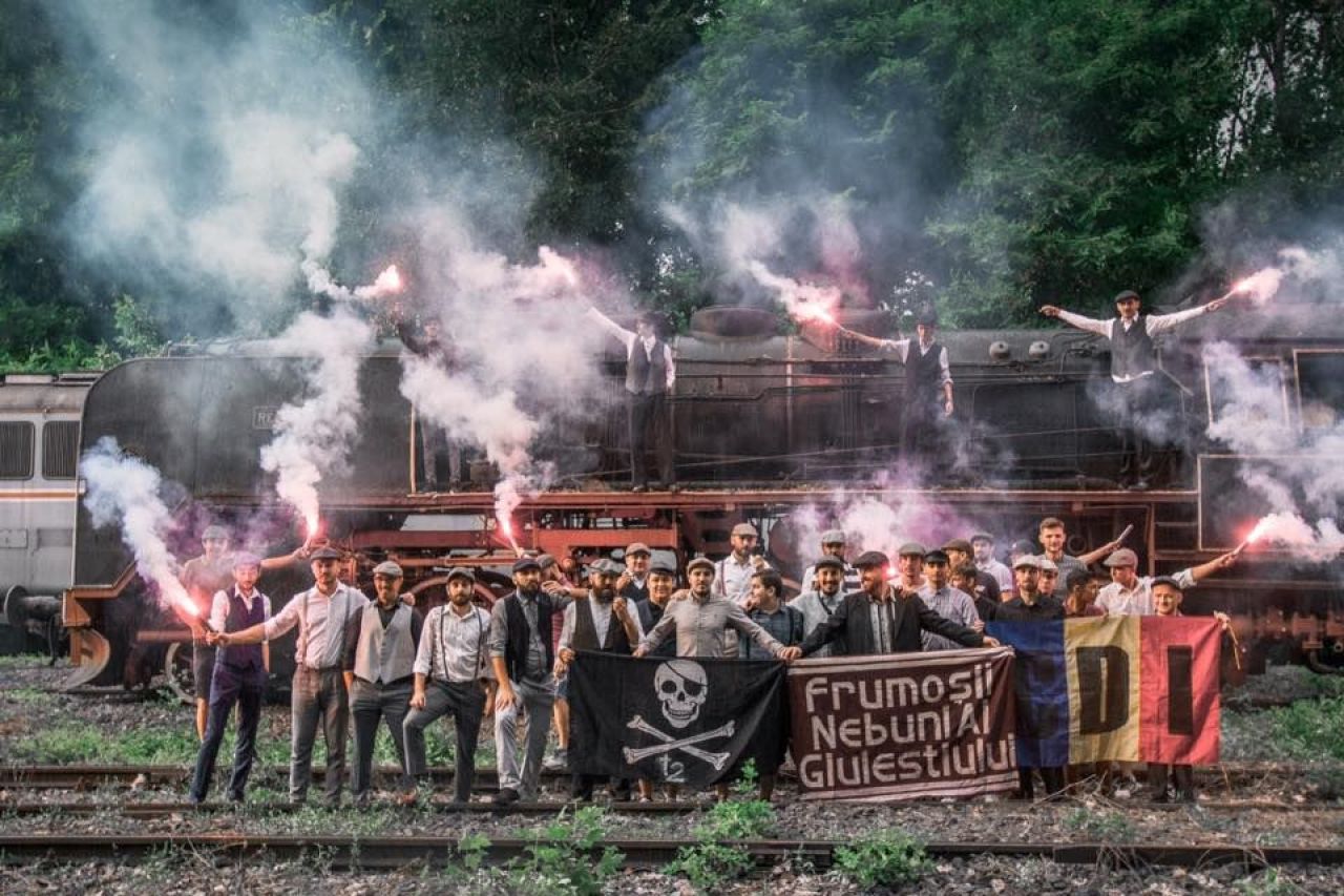 Rapidistii au pozat in haine de epoca langa un „Ferrari al locomotivelor cu aburi”! Cum au sarbatorit 96 de ani de la infiintarea clubului_1