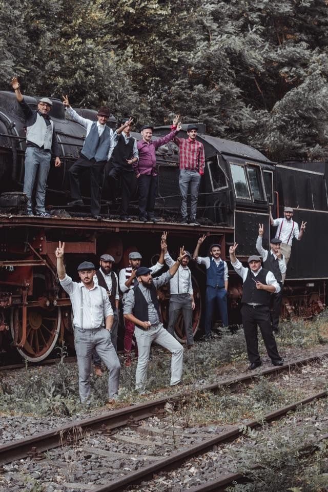 Rapidistii au pozat in haine de epoca langa un „Ferrari al locomotivelor cu aburi”! Cum au sarbatorit 96 de ani de la infiintarea clubului_5