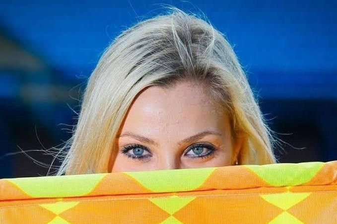 A facut o gluma pe teren, iar viata ei s-a transformat in COSMAR! Ce a patit sexy arbitra din Brazilia: 