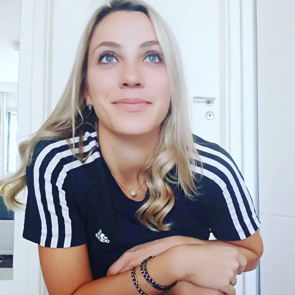 A facut o gluma pe teren, iar viata ei s-a transformat in COSMAR! Ce a patit sexy arbitra din Brazilia: 