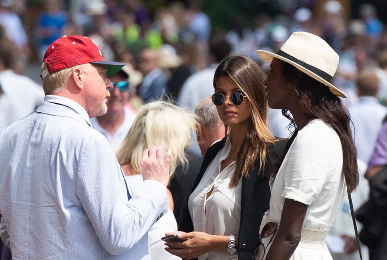 Falimentarul Boris Becker a mai pus mana pe un trofeu: un fotomodel cu 20 de ani mai tanara decat el! Cum arata fata cu care s-a afisat la Wimbledon_1