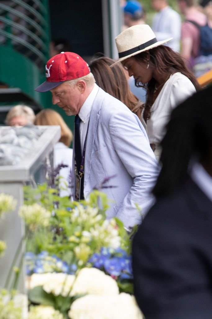 Falimentarul Boris Becker a mai pus mana pe un trofeu: un fotomodel cu 20 de ani mai tanara decat el! Cum arata fata cu care s-a afisat la Wimbledon_4