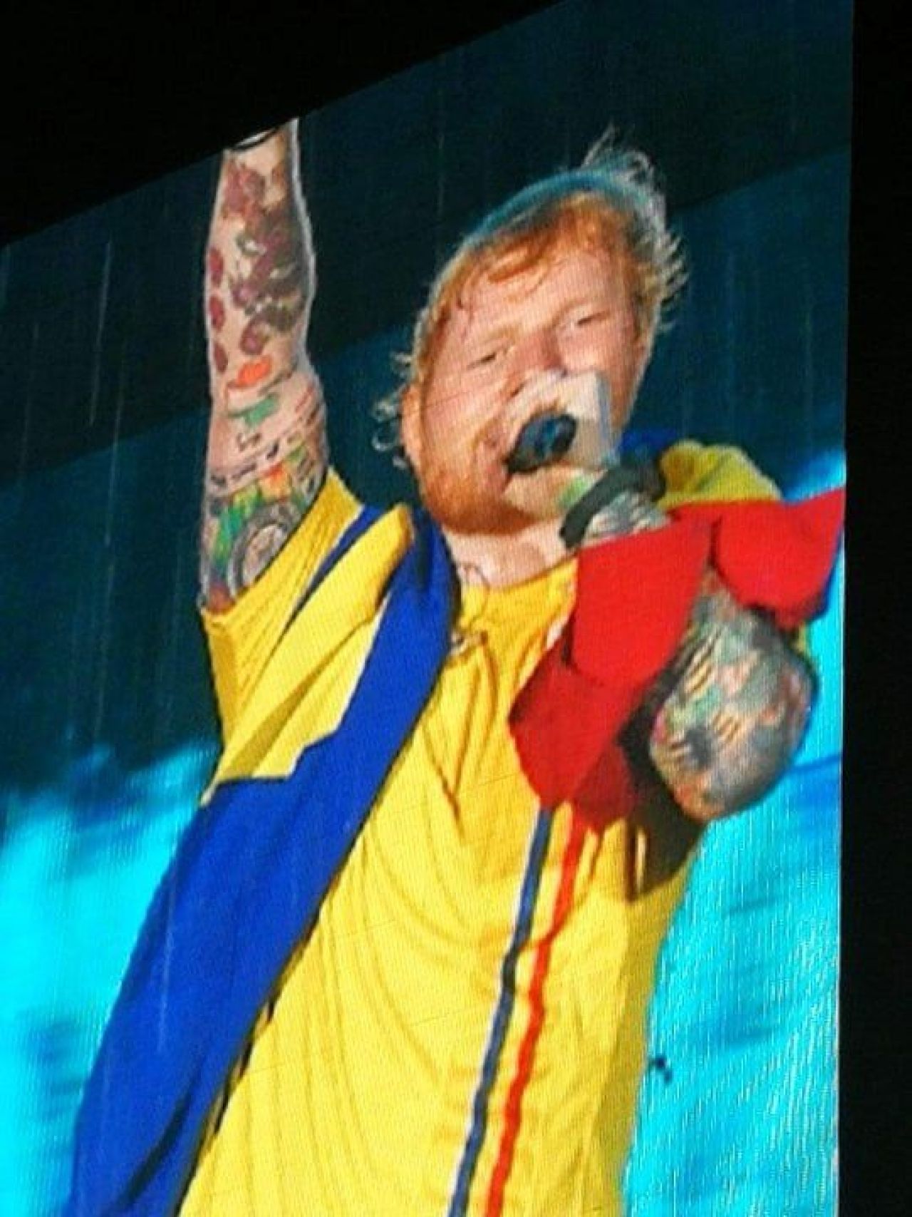 Ed Sheeran, in tricoul nationalei Romaniei! 50.000 de oameni au cantat alaturi de el pe Arena Nationala_3