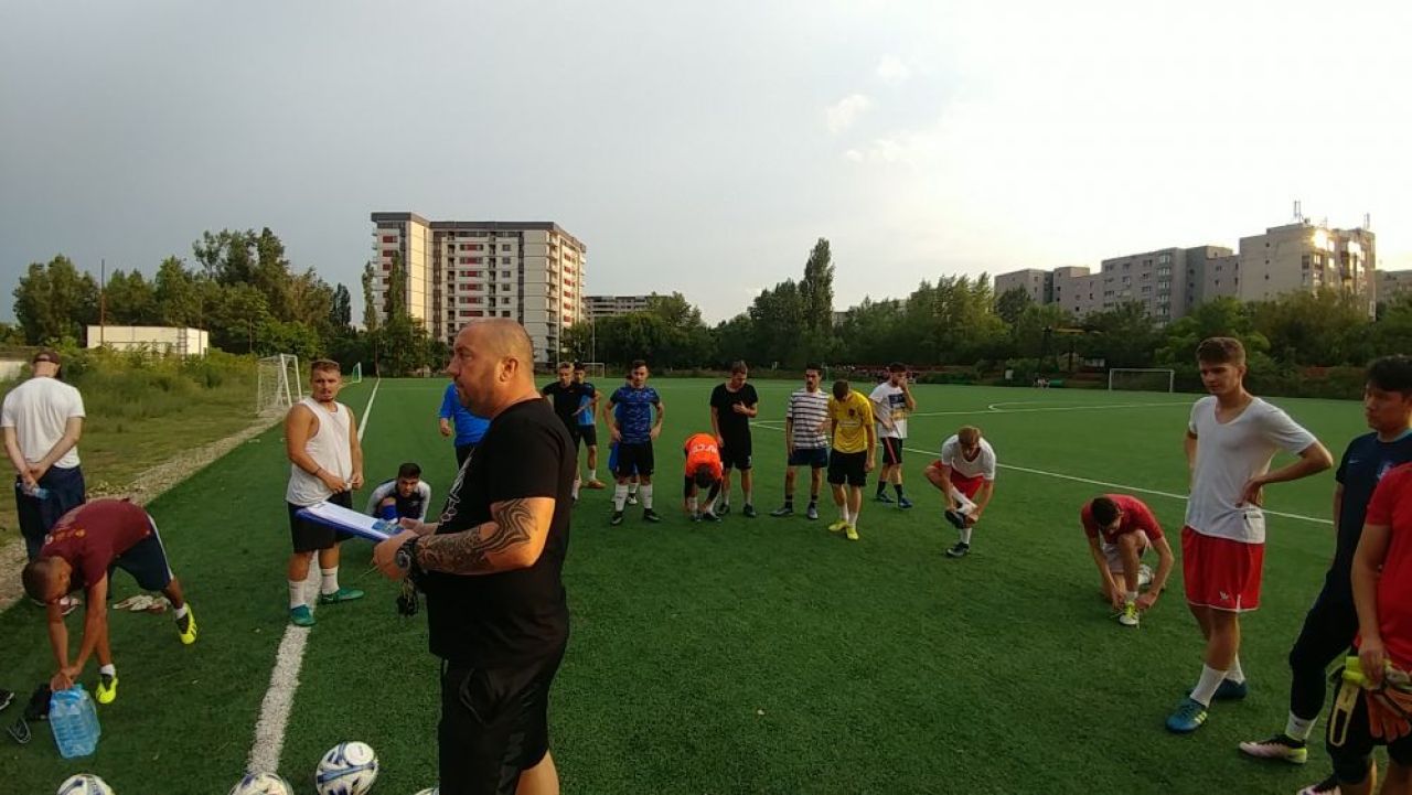 REPORTAJ SPORT.RO / Intr-o vara, intr-o seara, niste baieti se adunara. Cum arata fotbalul adevarat din Romania_3