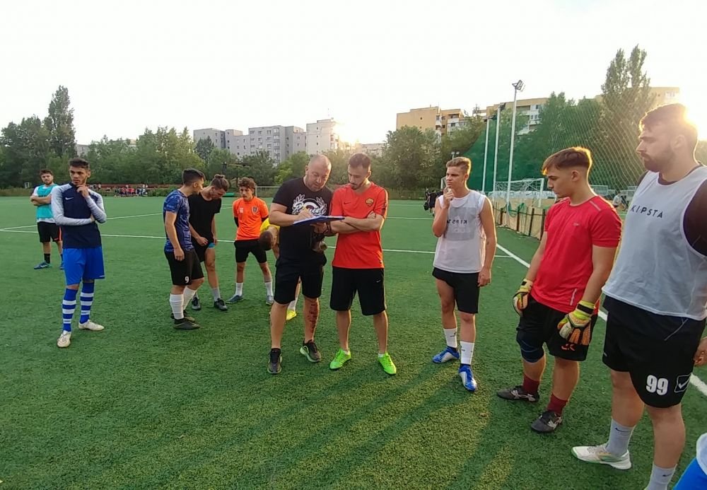 REPORTAJ SPORT.RO / Intr-o vara, intr-o seara, niste baieti se adunara. Cum arata fotbalul adevarat din Romania_8