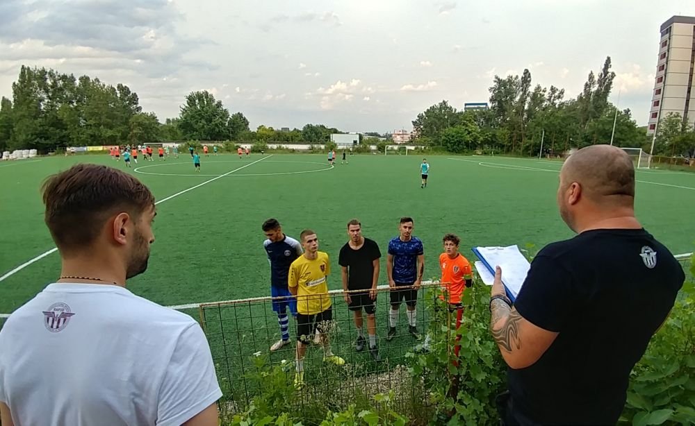 REPORTAJ SPORT.RO / Intr-o vara, intr-o seara, niste baieti se adunara. Cum arata fotbalul adevarat din Romania_14