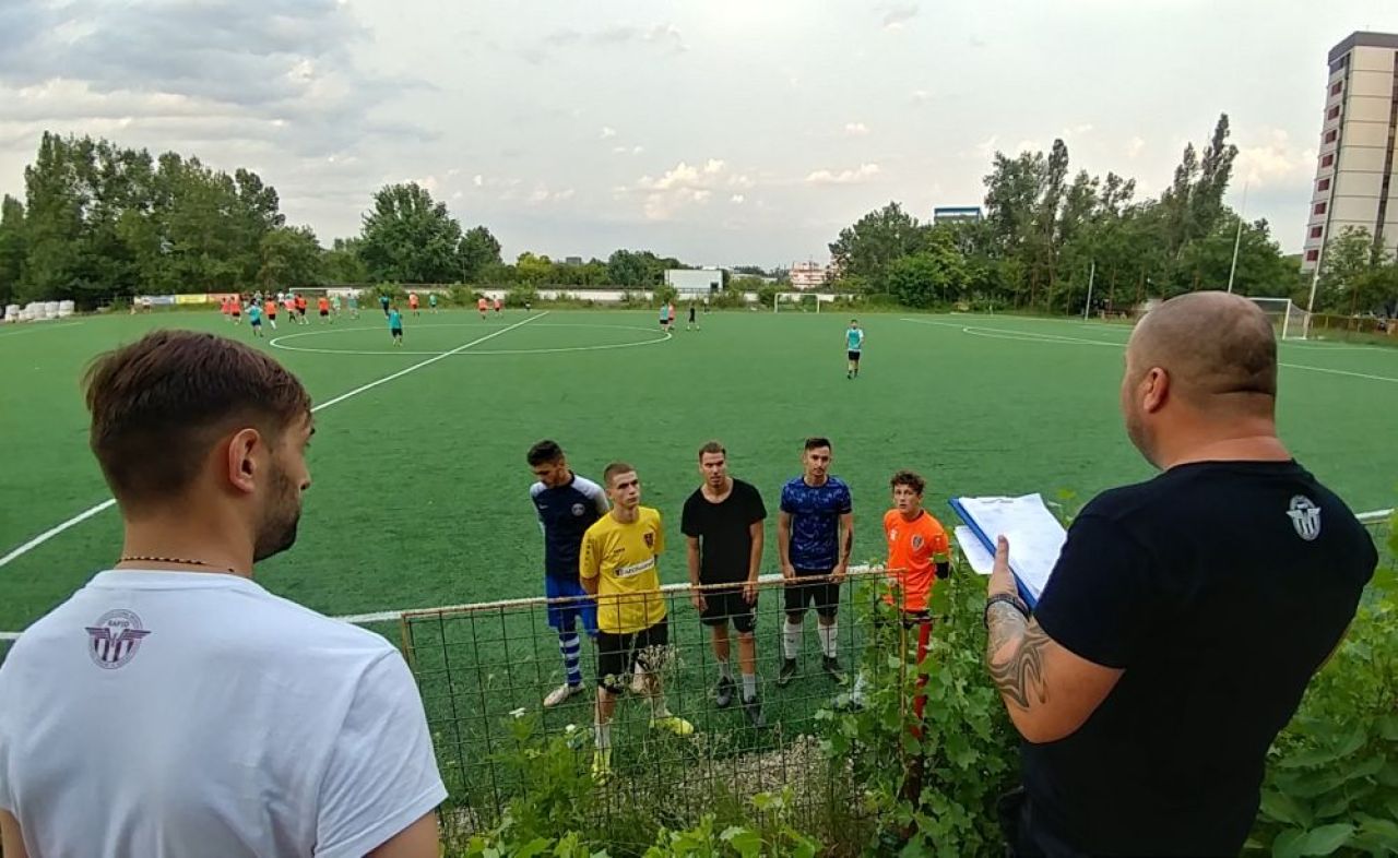 REPORTAJ SPORT.RO / Intr-o vara, intr-o seara, niste baieti se adunara. Cum arata fotbalul adevarat din Romania_14