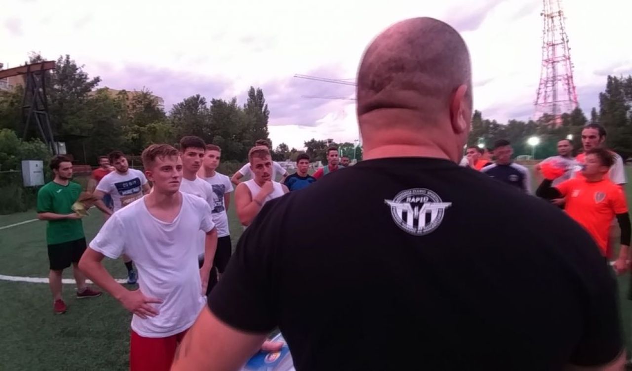 REPORTAJ SPORT.RO / Intr-o vara, intr-o seara, niste baieti se adunara. Cum arata fotbalul adevarat din Romania_18