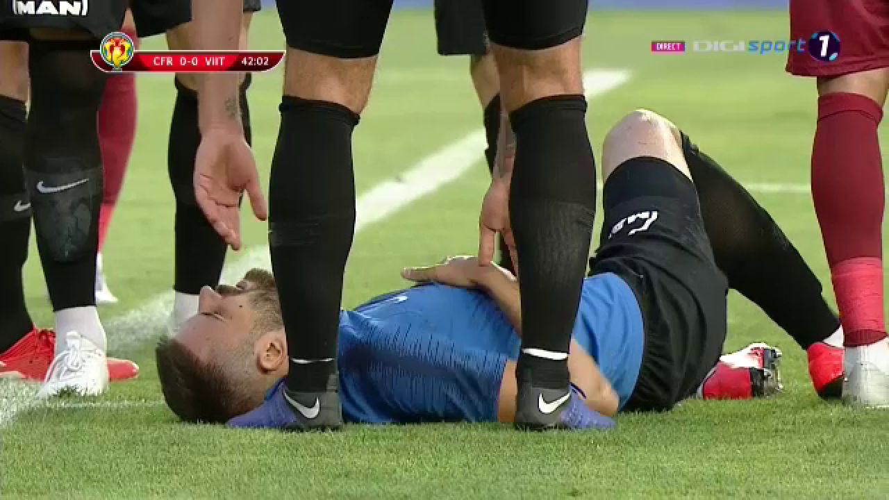 Petrescu, PAZIT pe banca si tot degeaba! :)) Panin era sa-i dea peste mana! Imagini FABULOASE in finalul reprizei! Super Dan si-a iesit din minti. Ce a facut_2