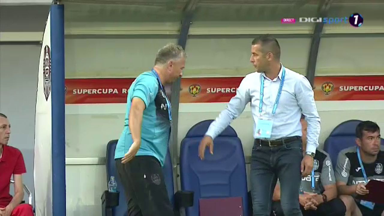 Petrescu, PAZIT pe banca si tot degeaba! :)) Panin era sa-i dea peste mana! Imagini FABULOASE in finalul reprizei! Super Dan si-a iesit din minti. Ce a facut_11